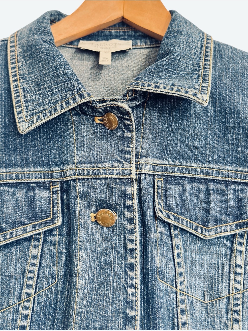 Talbots Petite Denim Jacket Sz. 10P Medium Wash Vintage-Inspired Classic Trucker - Picture 4 of 9